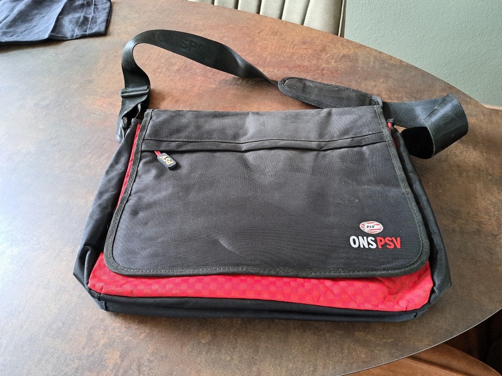 PSV Laptoptas - Zwart/Rood, Zwart, Ophalen of Verzenden, Schoudertas, 30 tot 40 cm