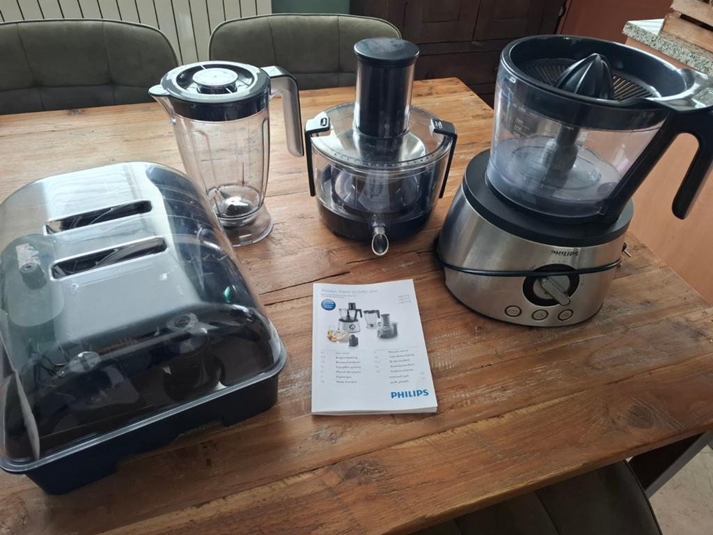 Philips Foodprocessor HR7776 met veel accessoires, Ophalen, 3 snelheden of meer, Zo goed als nieuw, 2 tot 3 liter