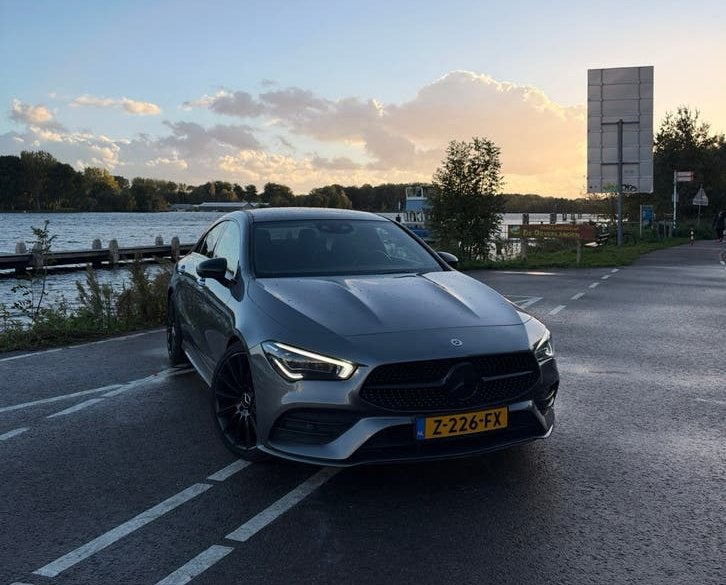 Mercedes-Benz CLA 180 136pk 7G-DCT 2021 Grijs, Auto's, CLA, 4 cilinders, Particulier, Sedan