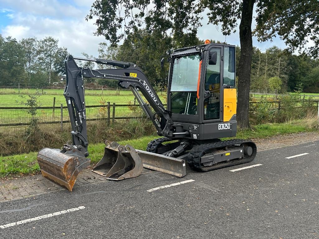 Te huur: Volvo minigravers EC 1,8 ton 2,5 ton 5 ton, Ophalen of Verzenden