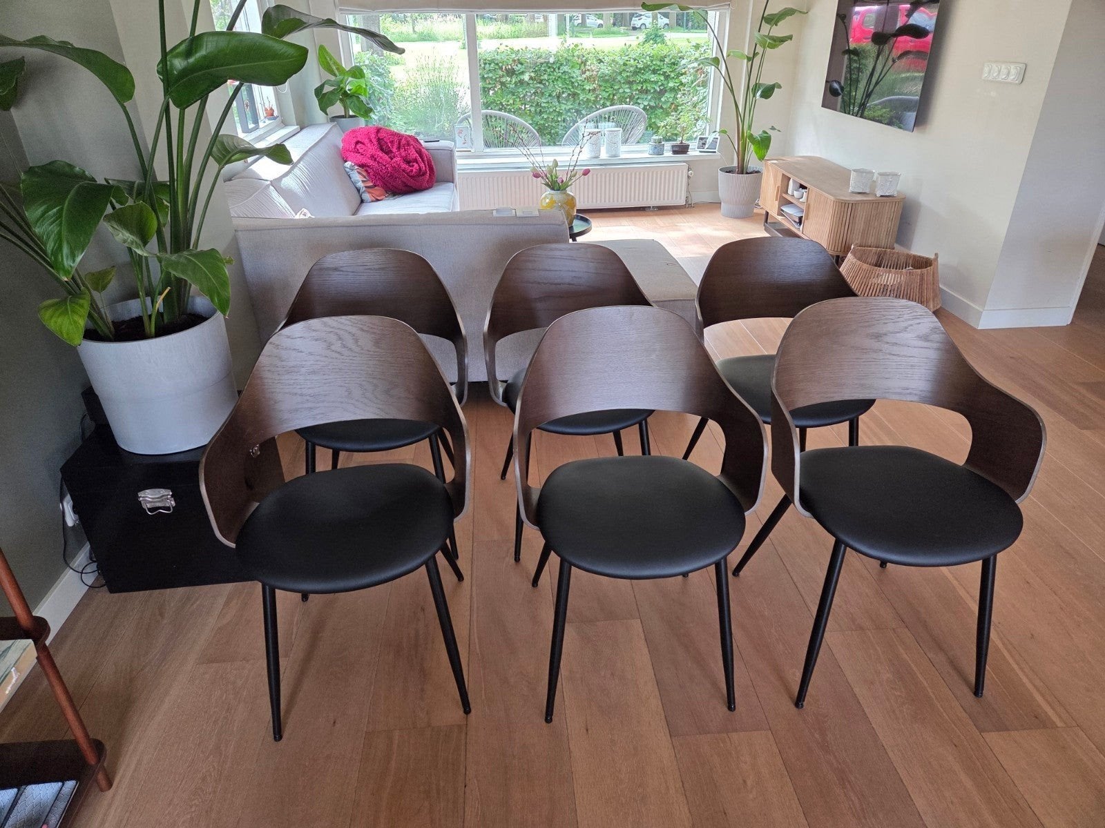 Eetkamerset 6 stoelen + tafel, Huis en Inrichting, Stoelen, Modern, Scandinavisch, Zwart, Ophalen of Verzenden, Zo goed als nieuw