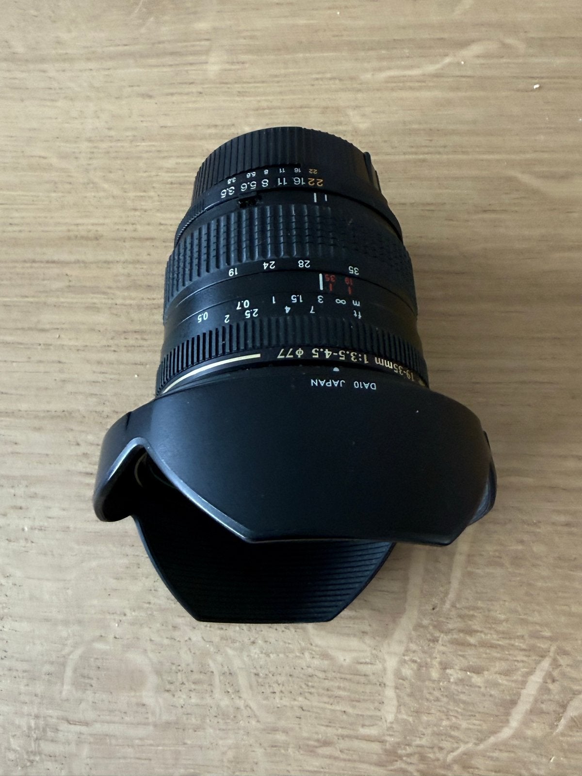 Tamron 19-35mm f/3.5-4.5 lens met zonnekap, Gebruikt, Zonnekap, Groothoeklens, Ophalen of Verzenden