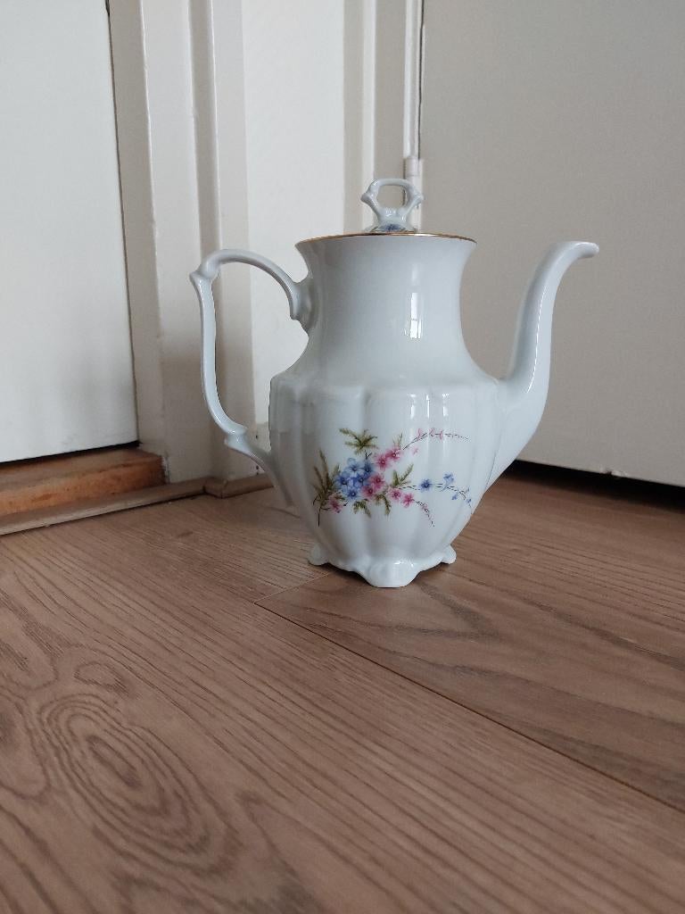 Walbrzych Porseleinen theepot, Ophalen