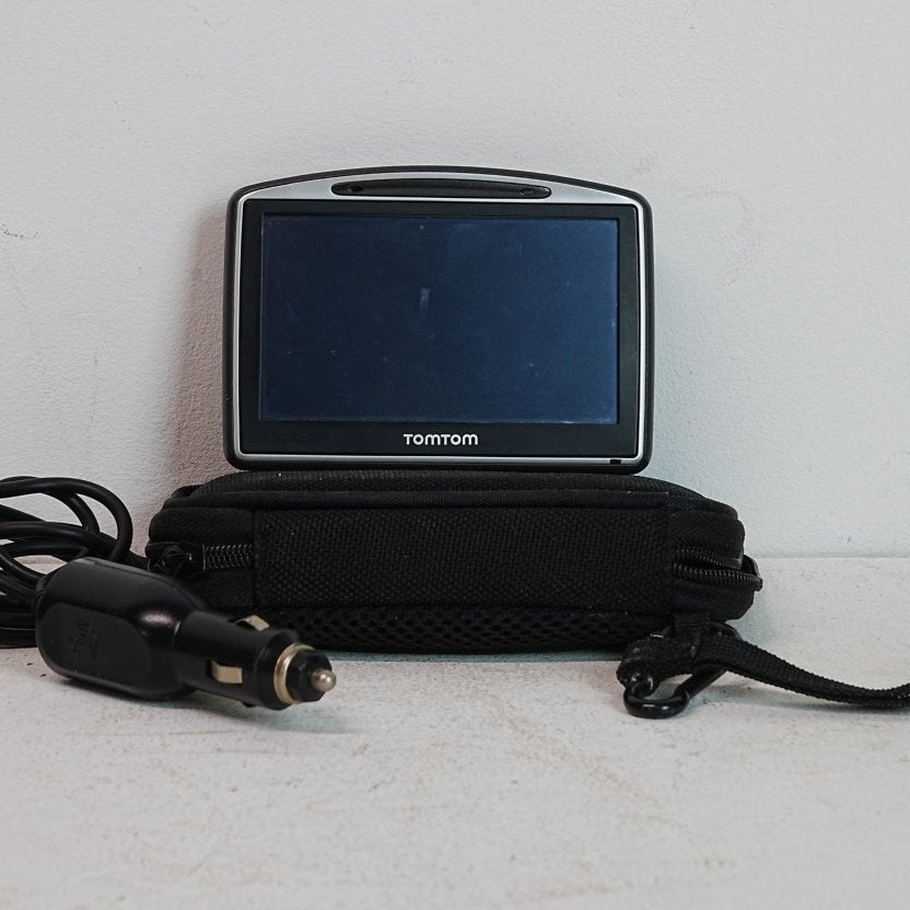 TomTom GPS Navigatiesysteem met hoes en oplader, Ophalen of Verzenden, Zo goed als nieuw