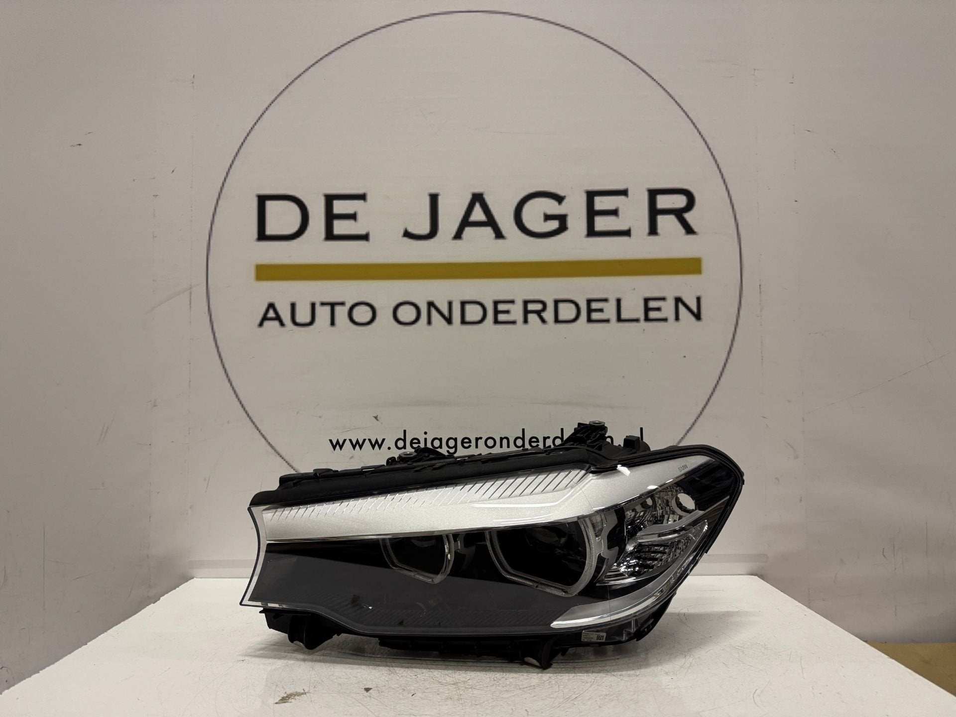 BMW G30 G31 5 SERIE LED KOPLAMP LINKS 7439199-01, Auto-onderdelen, Verlichting, Petuelring 130
80788  Munich, DE, Gebruikt, Info@bmw.de