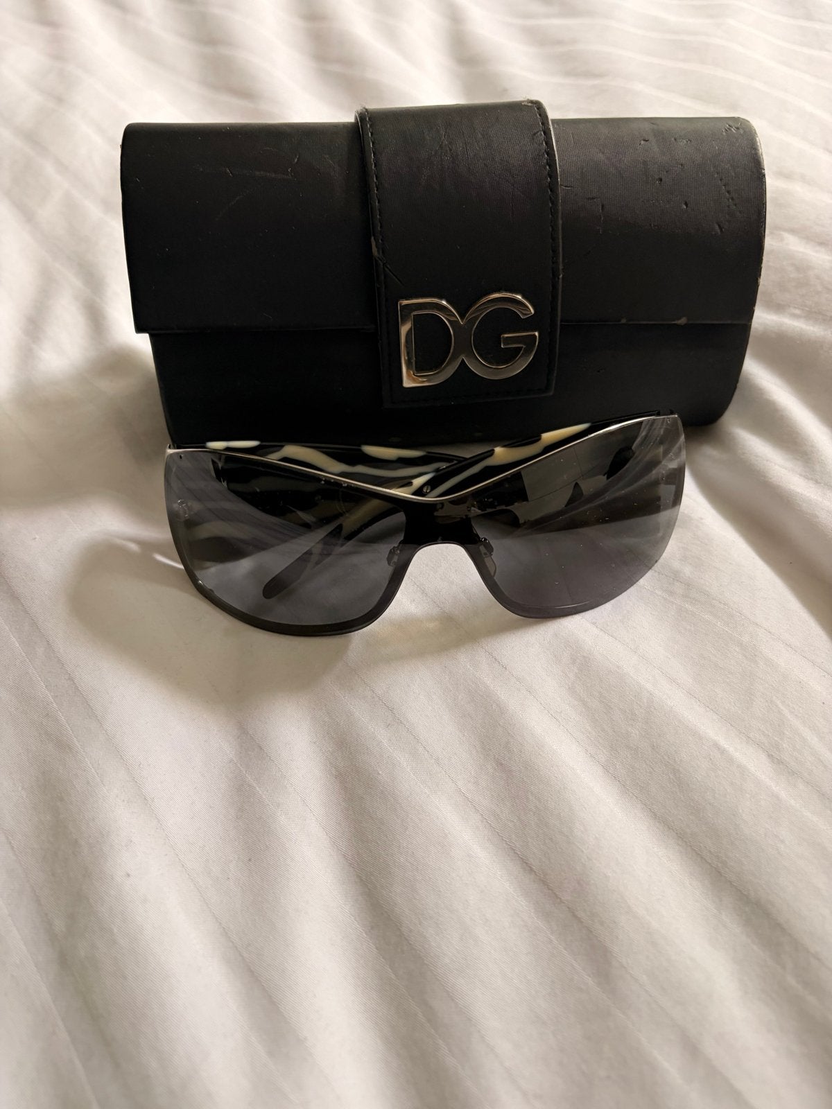 Dolce & Gabbana Zonnebril met Zebraprint en Hoesje, Gebruikt, Zonnebril, Zwart, Ophalen of Verzenden