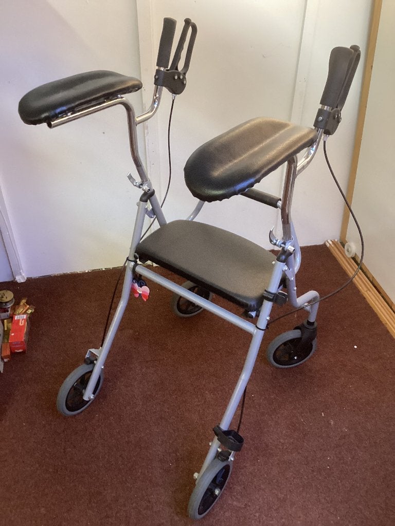 Rollator met onderarm steunen, Diversen, Rollators, Ophalen, Gebruikt