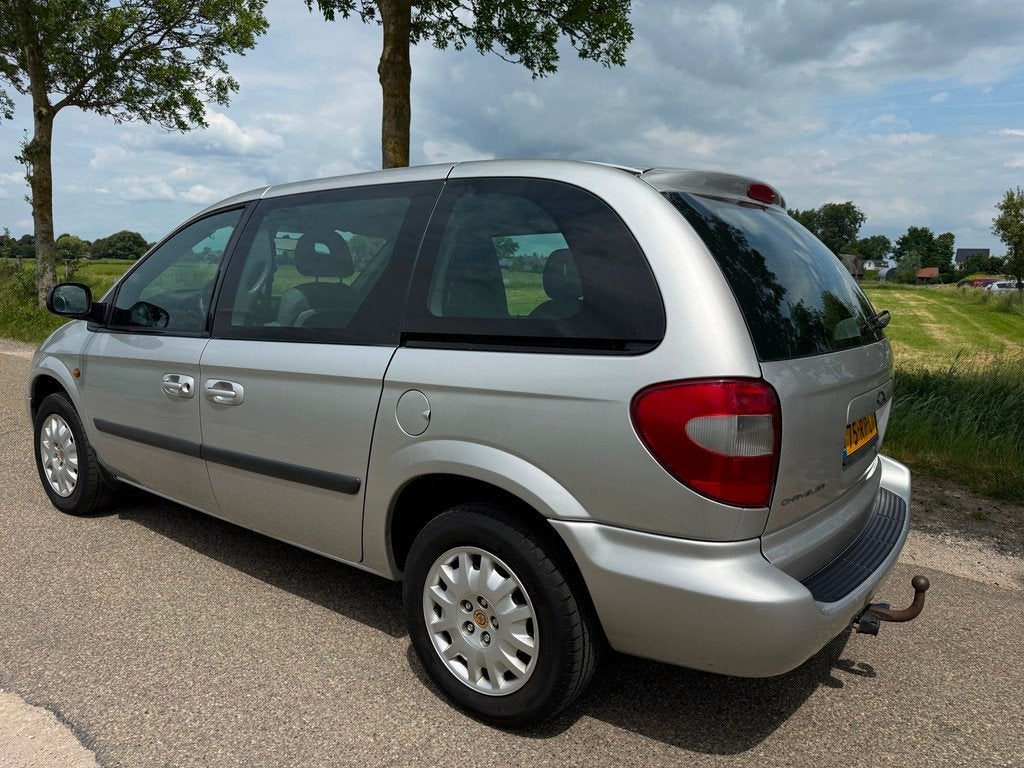 Chrysler Voyager 3.3i V6 SE Luxe 7-Persoons Nieuwe Apk, Auto's, Chrysler, 3301 cc, Gebruikt, 120 €/maand, Origineel Nederlands