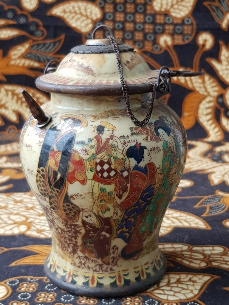 Mooie antieke Oosterse opiumpot van porselein 15,5 cm., Ophalen of Verzenden