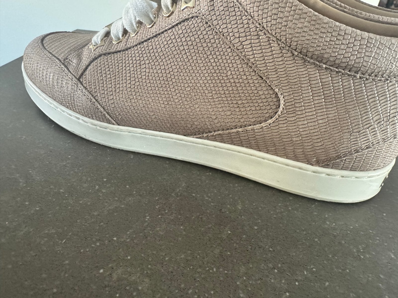 Jimmy Choo sneakers maat 38.5, Kleding | Dames, Ophalen of Verzenden, Gedragen, Bruin, Sneakers of Gympen