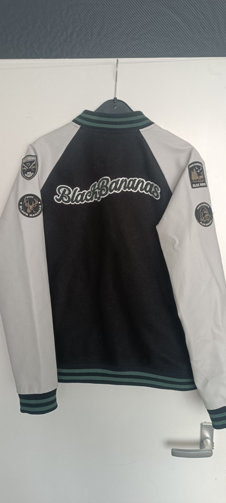 Black Bananas Varsity Jacket - Zwart/Wit, Ophalen, Maat 48/50 (M), Zwart, Zo goed als nieuw