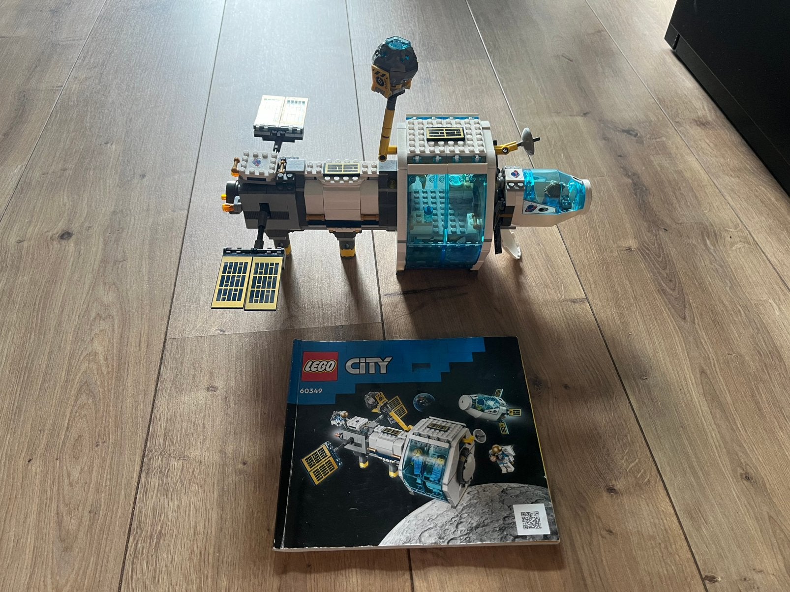 Lego city space ruimtestation 60349, Ophalen of Verzenden, Zo goed als nieuw