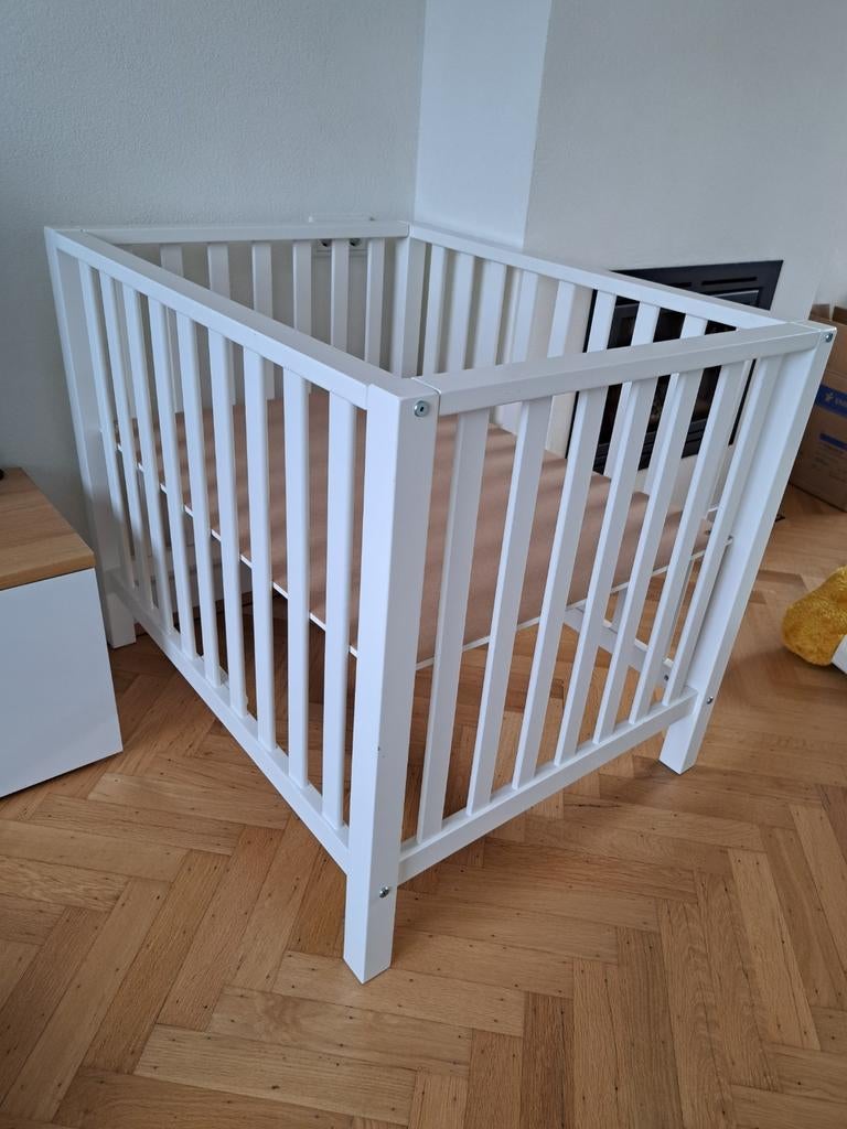 Verstelbare box met matras, boxkleed en boxtas, Ophalen, Gebruikt, Rechthoekig, In hoogte verstelbaar