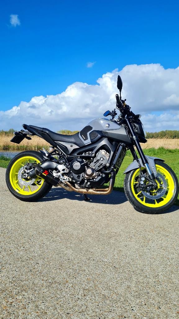 YAMAHA MT 09 | 2016 | AKRAPOVIC | LAGE KM STAND, Motoren, Occasion, Motorrijbewijs A, 3 cilinders, Particulier