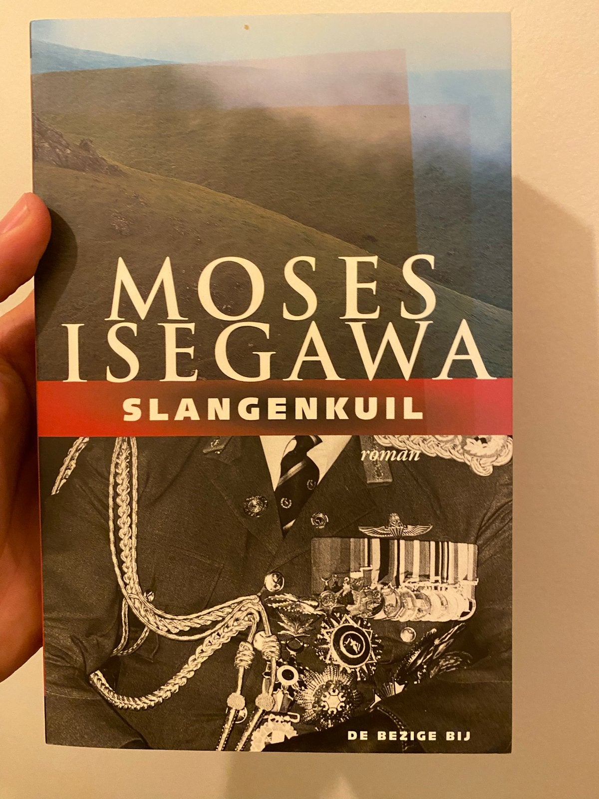 Slangenkuil - Moses Isegawa (roman), Ophalen of Verzenden, Gelezen, Wereld overig