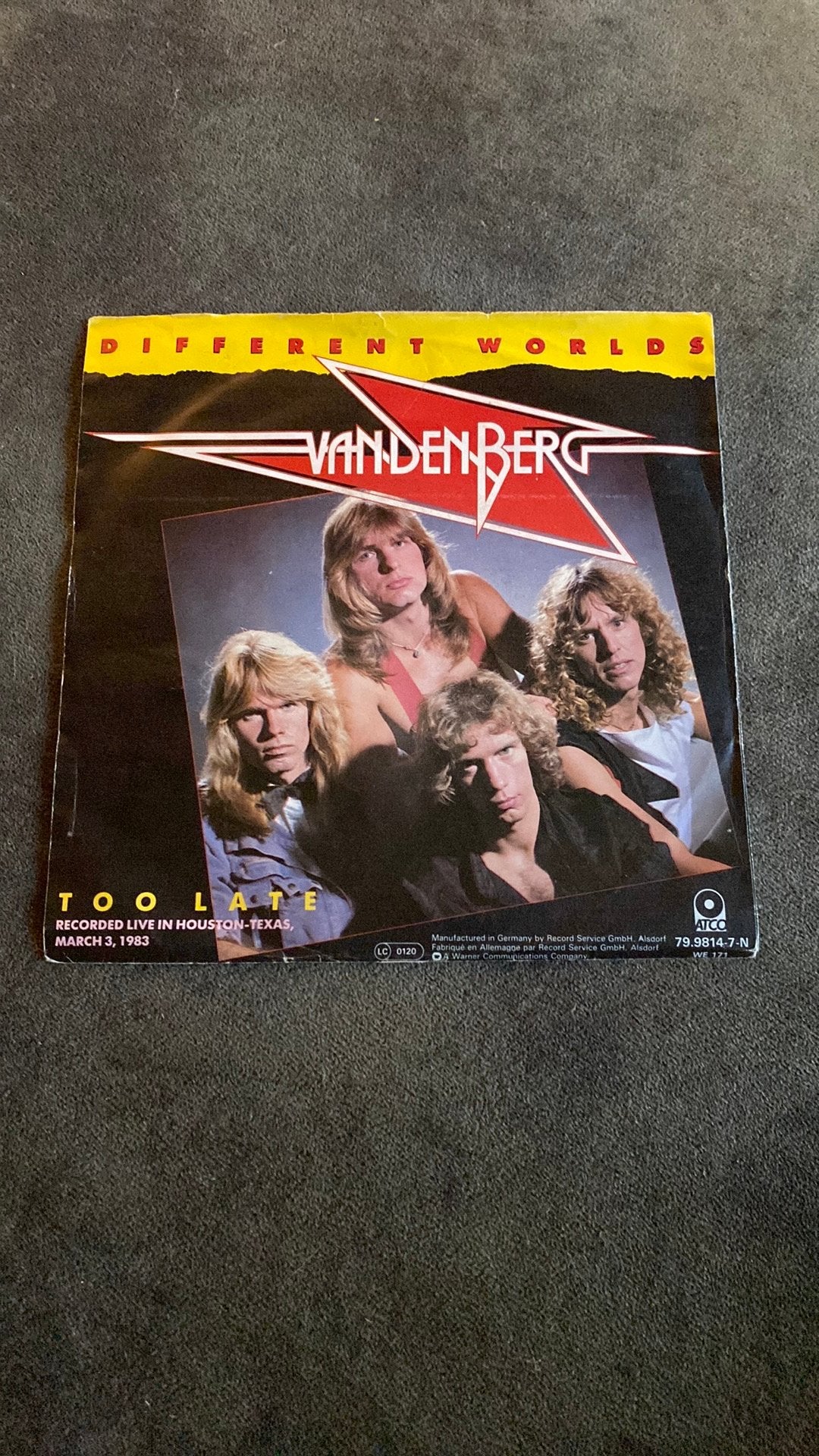 Vinyl single Vandenberg - Different worlds, Ophalen of Verzenden, Zo goed als nieuw, Rock en Metal