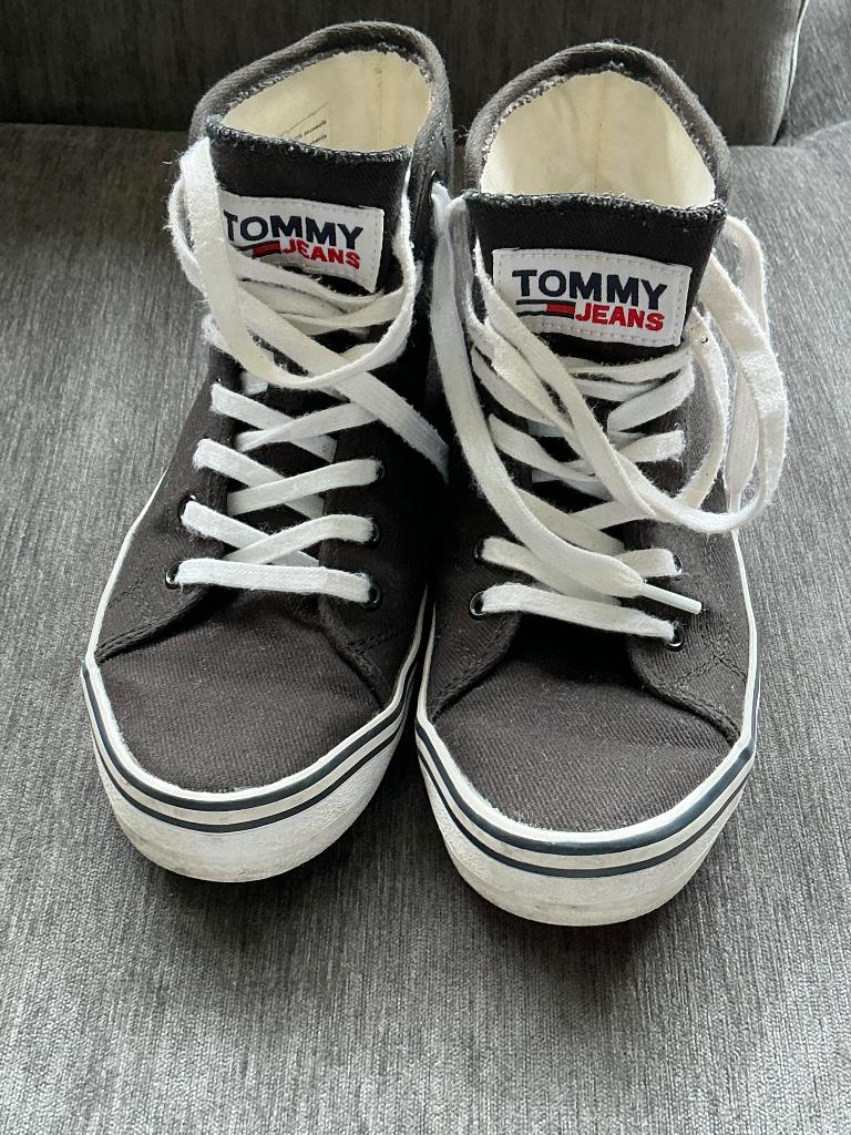 Tommy Hilfiger sneakers maar 37, Zwart, Ophalen of Verzenden, Tommy Hilfiger, Sneakers of Gympen
