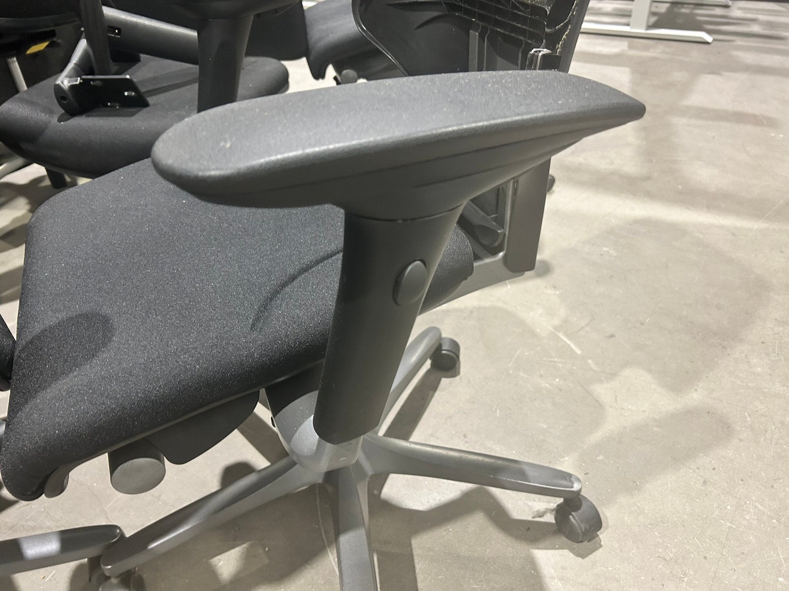 Armleggers gezocht  los tbv Giroflex 64 3D, Ophalen of Verzenden, Ergonomisch, Gebruikt, Overige kleuren