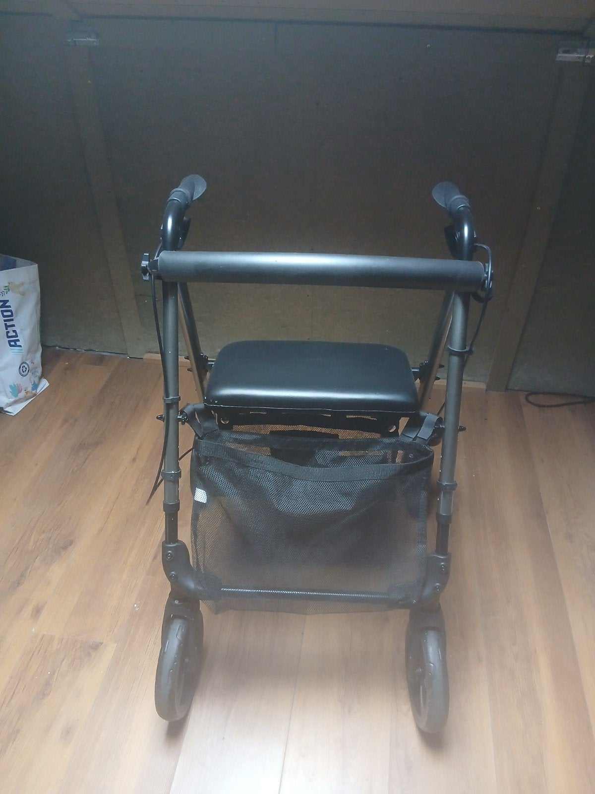 zo goed als nieuwe rolator, Diversen, Ophalen of Verzenden, Lichtgewicht, Zo goed als nieuw