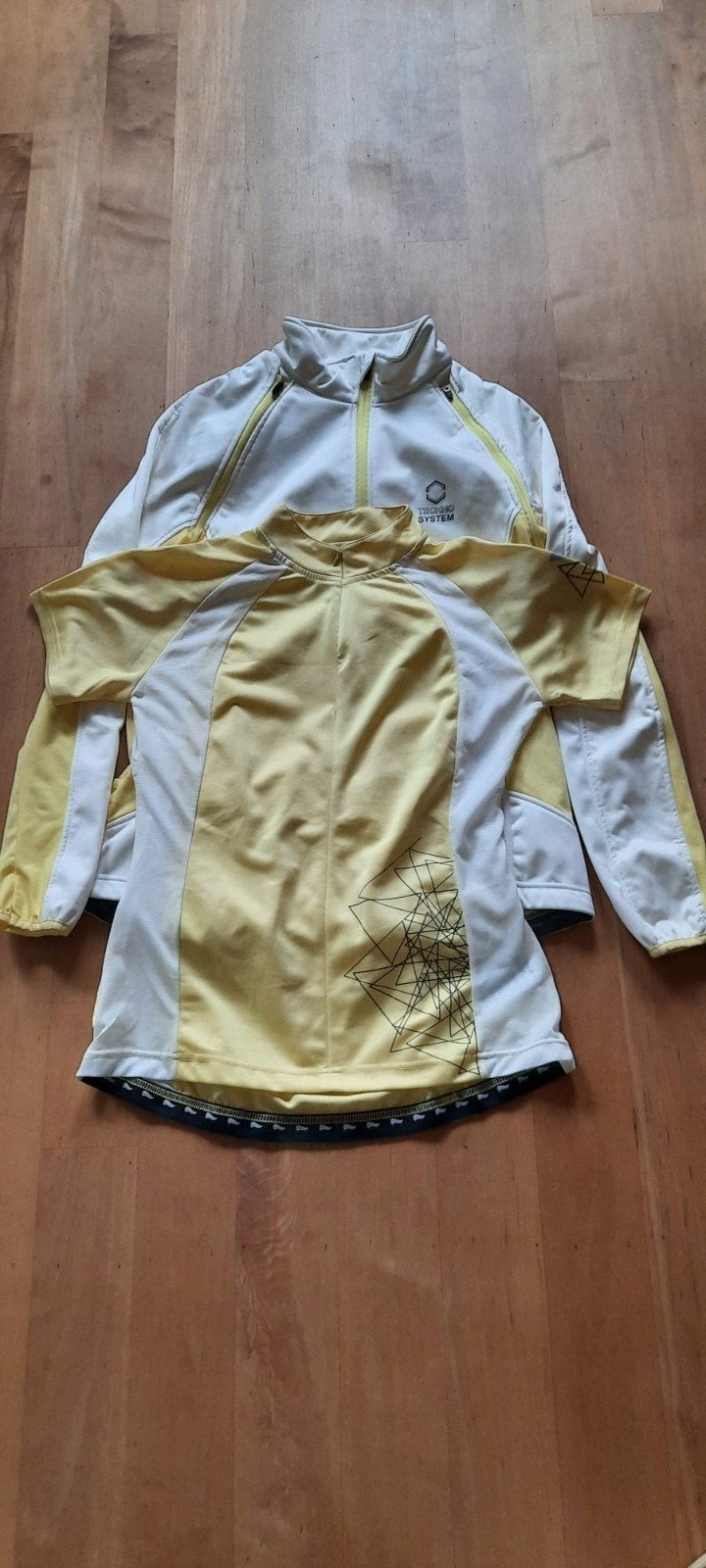 Fietskleding set met 40: broek, t-shirt, jasje (afritsbaar), Kleding | Dames, Ophalen of Verzenden, Zo goed als nieuw, Maat 38/40 (M)