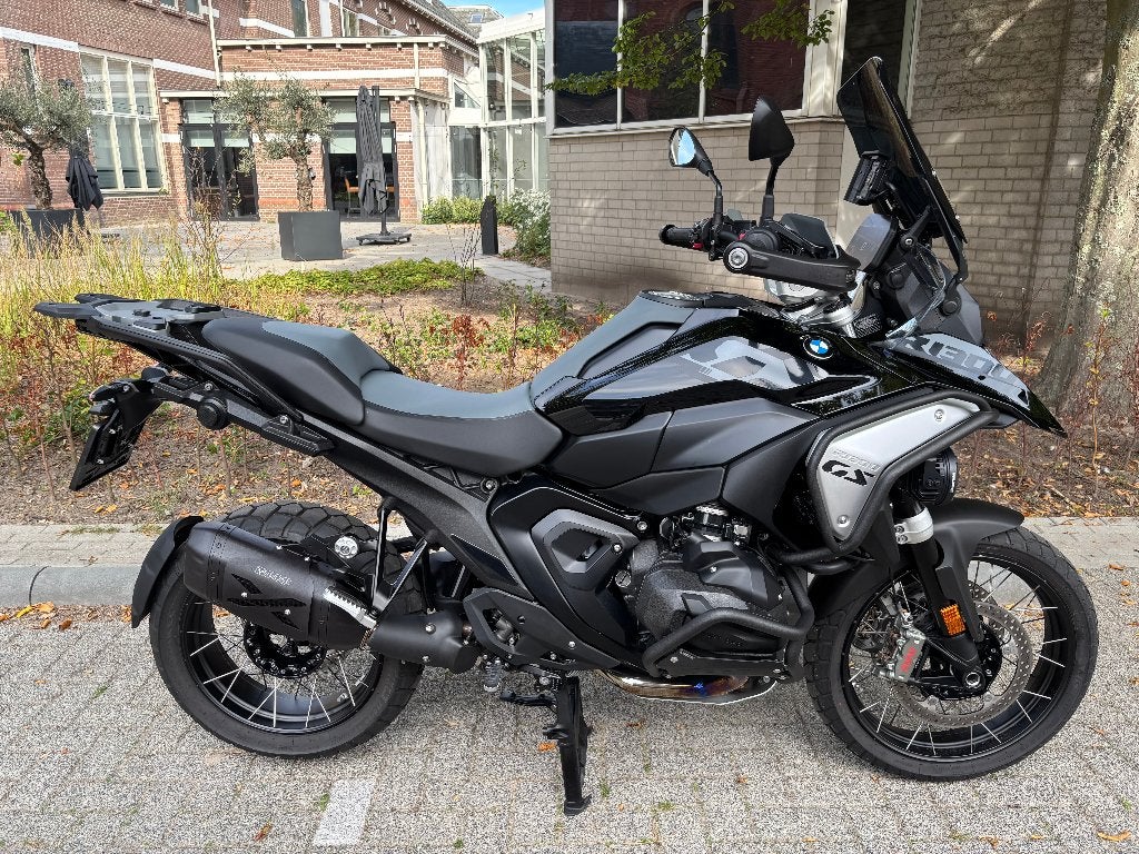 BMW R 1300 GS Triple Black Met 4 jaar Fabrieksgarantie, 2 cilinders, Occasion, Handvatverwarming, Particulier