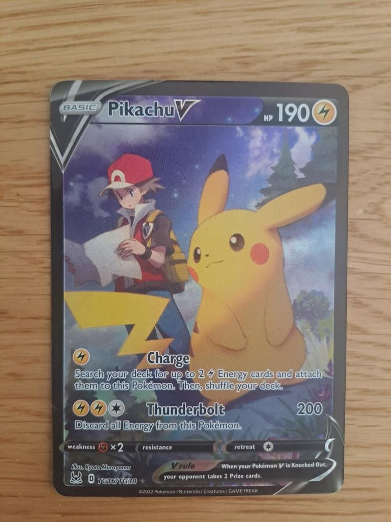 Pikachu V TG16/TG30 Lost Origin, Ophalen of Verzenden, Zo goed als nieuw