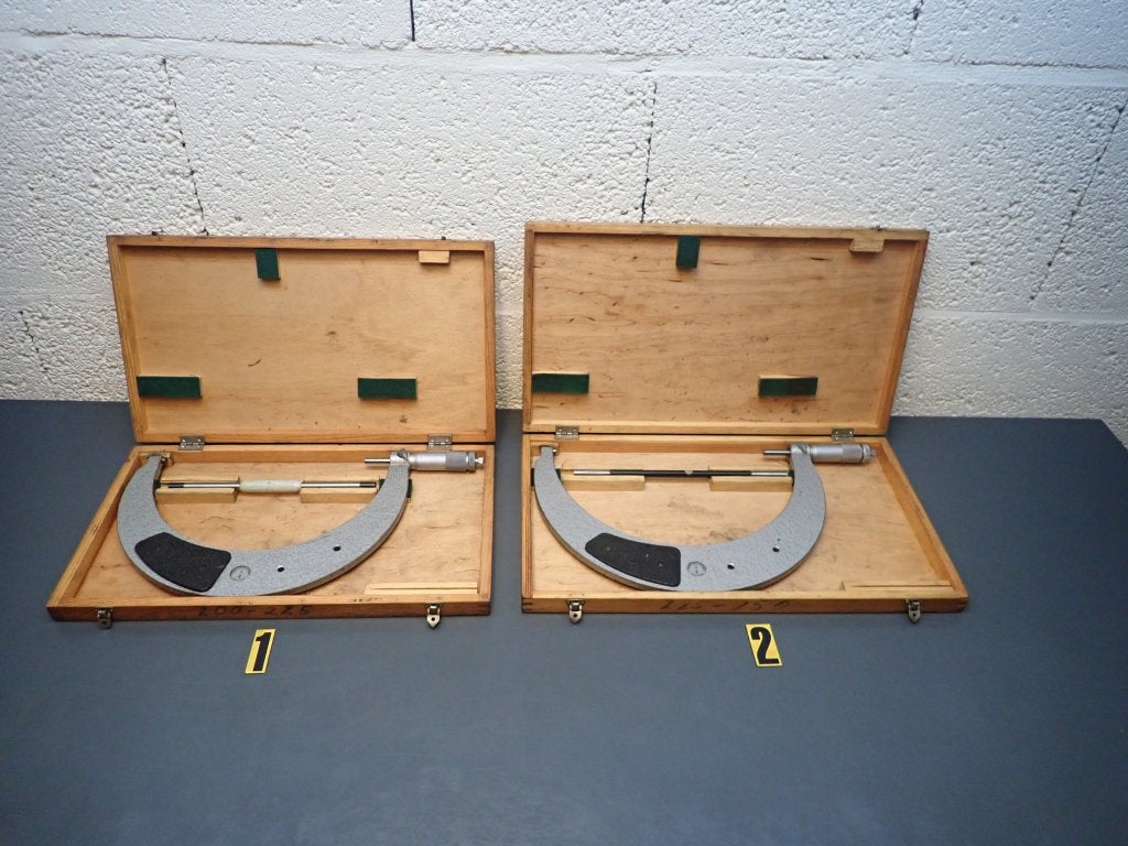 2X Buitenschroefmaat 200-225 + 225-250mm , Buiten micrometer, Niet ingevuld, Gebruikt, Afstand, Niet ingevuld