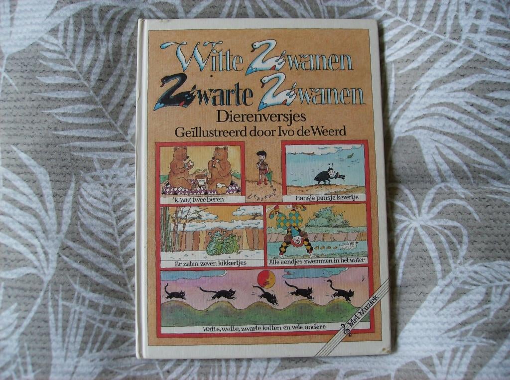 WITTE ZWANEN, ZWARTE ZWANEN DIERENVERSJES, MET PLAATJ, Boeken, Kinderboeken | Kleuters, Ophalen of Verzenden, Zo goed als nieuw