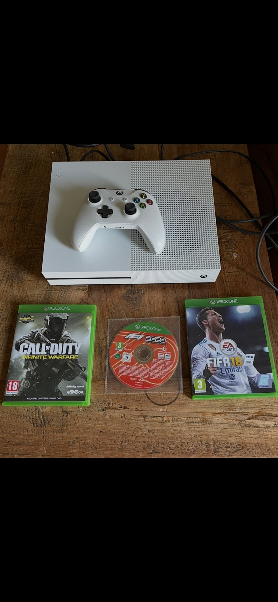 Xbox One met controller en 3 games, Xbox One S, Ophalen of Verzenden, Met 1 controller, Gebruikt