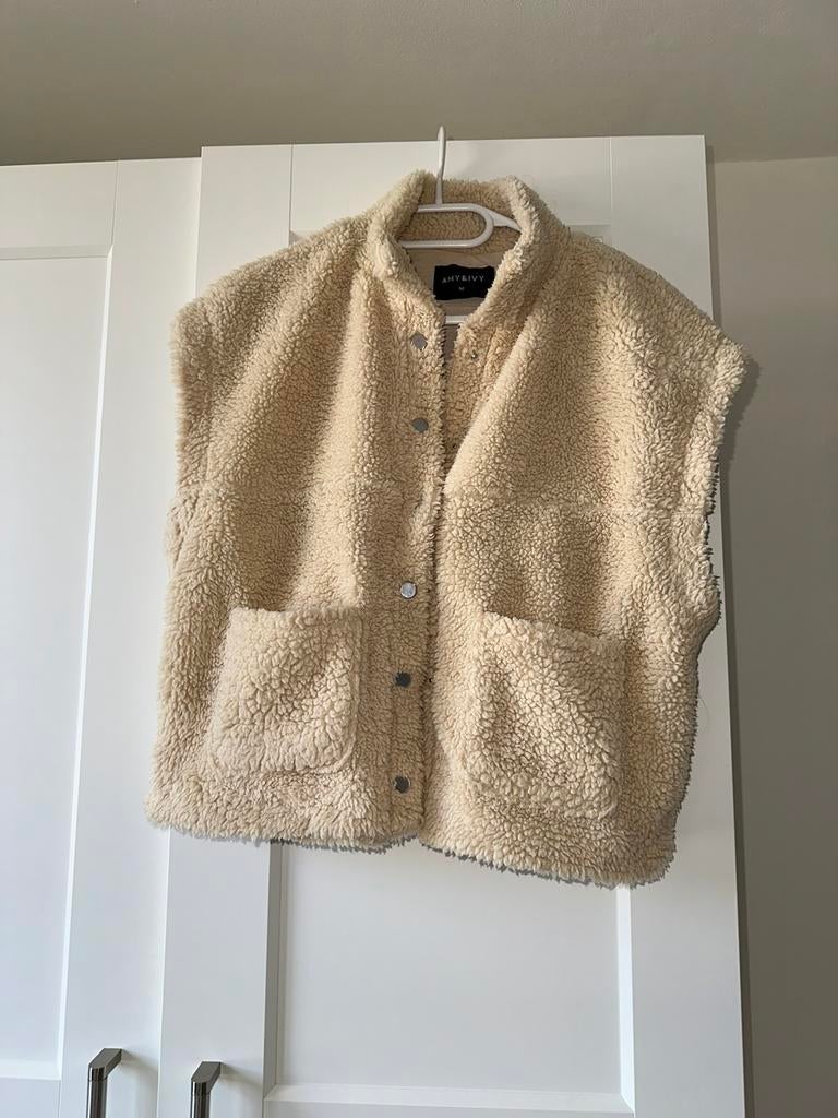Beige teddy gilet, Kleding | Dames, Bodywarmers, Ophalen of Verzenden, Nieuw, Maat 38/40 (M), Beige