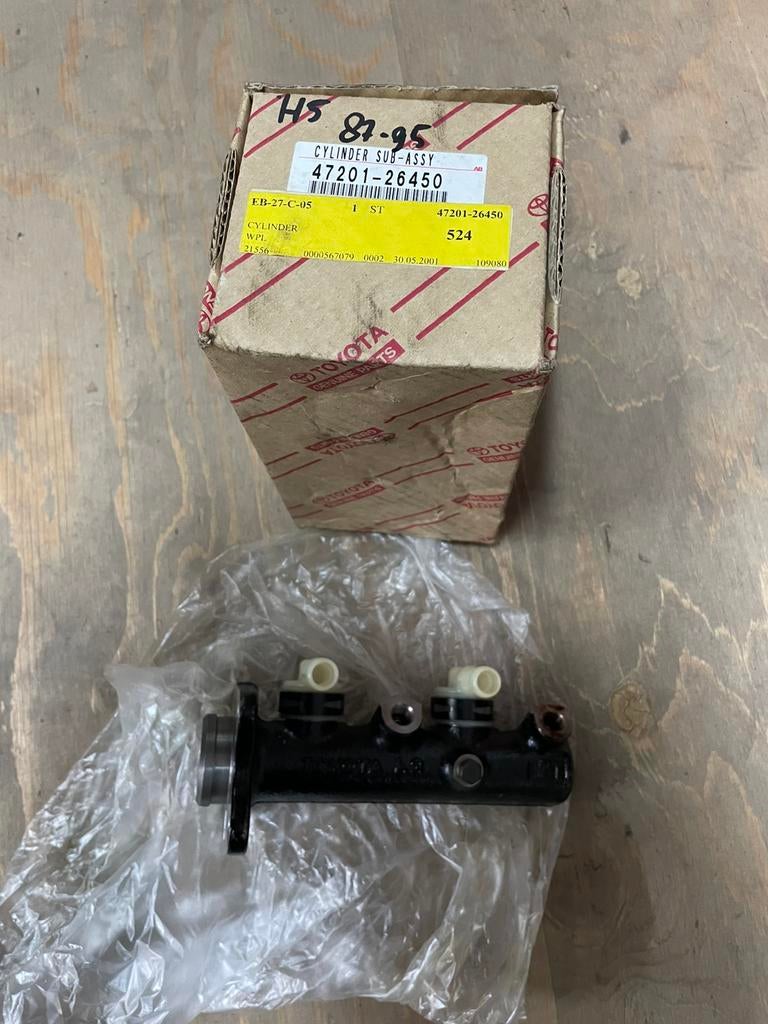 Toyota hiace h5 h6 lh10 hooftrem cylinder 47201-26450, Ophalen of Verzenden, Nieuw