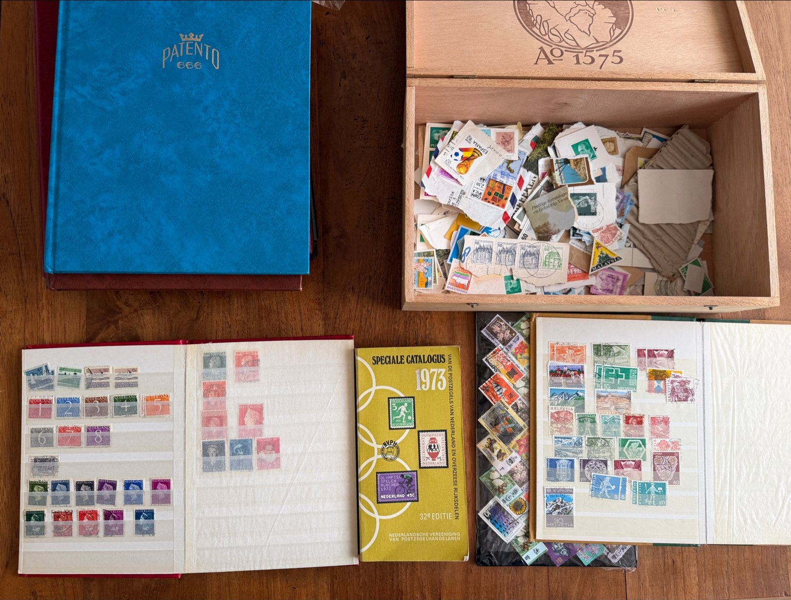 Grote verzameling postzegels in albums en doos, Postzegels en Munten, Verzenden, Buitenland