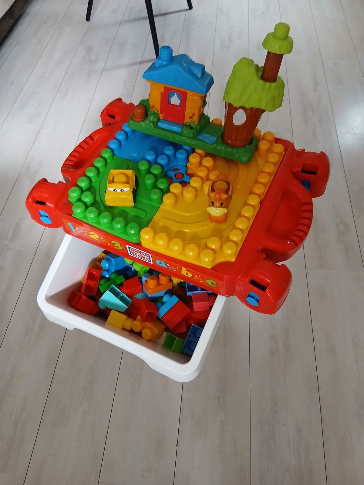 Heel veel mega blocks plus tafeltje, Ophalen of Verzenden, Gebruikt, Overige typen