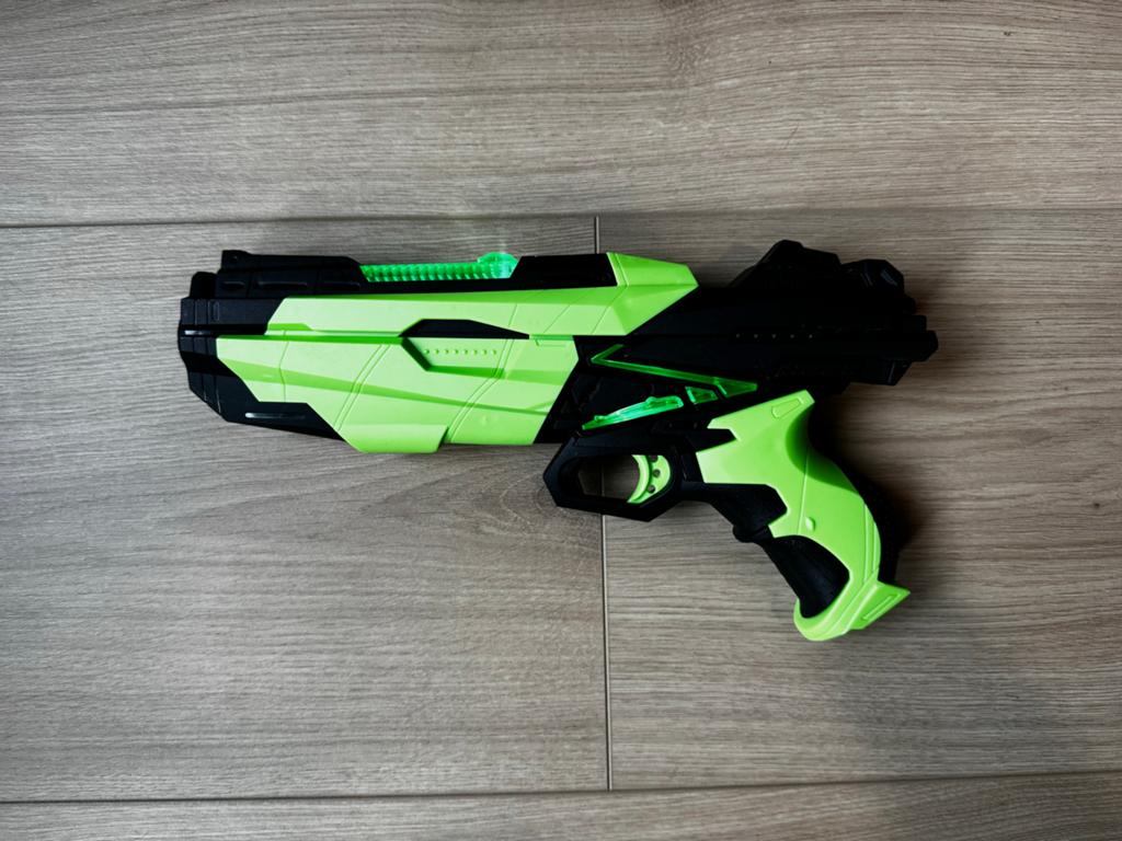 Groen en Zwart Speelgoedpistool, Ophalen, Zo goed als nieuw, Jongen of Meisje