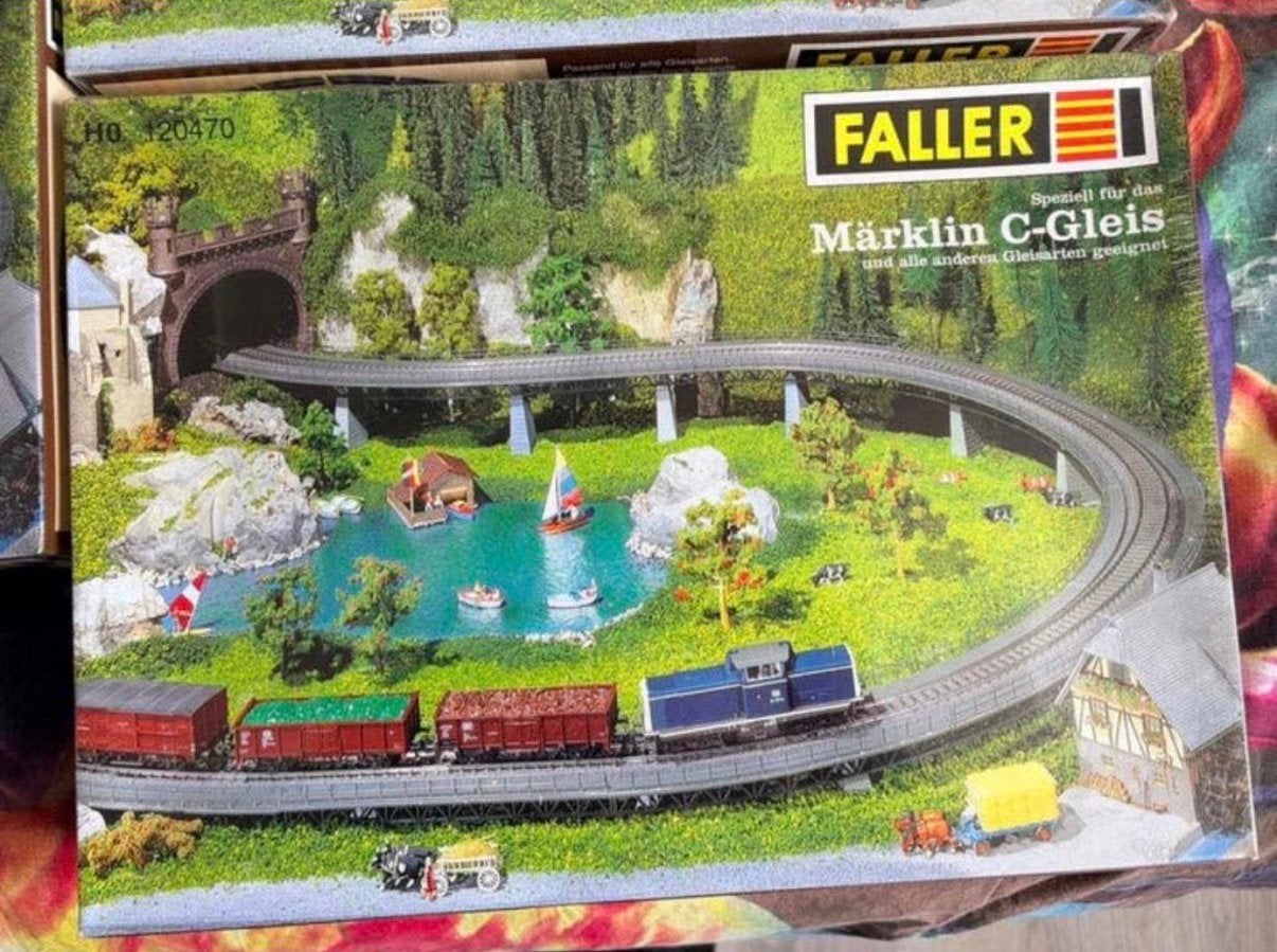 2x nieuwe Faller 120470 op en afrit ho spoor, Hobby en Vrije tijd, Modeltreinen | H0, Ophalen of Verzenden, Nieuw, Gelijkstroom of Wisselstroom