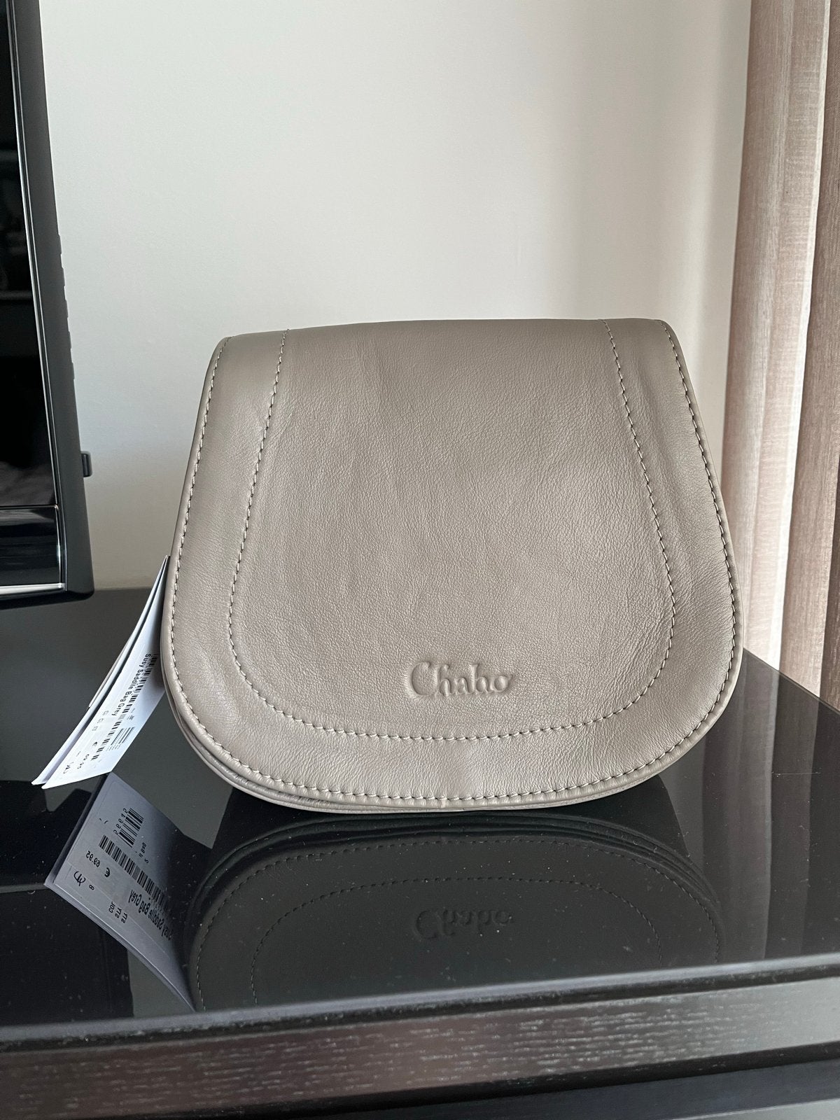 Nieuwe Chabo Leren Dames Schoudertas - Susy Saddle Bag, Sieraden, Tassen en Uiterlijk, Ophalen, Nieuw, Grijs, Schoudertasje