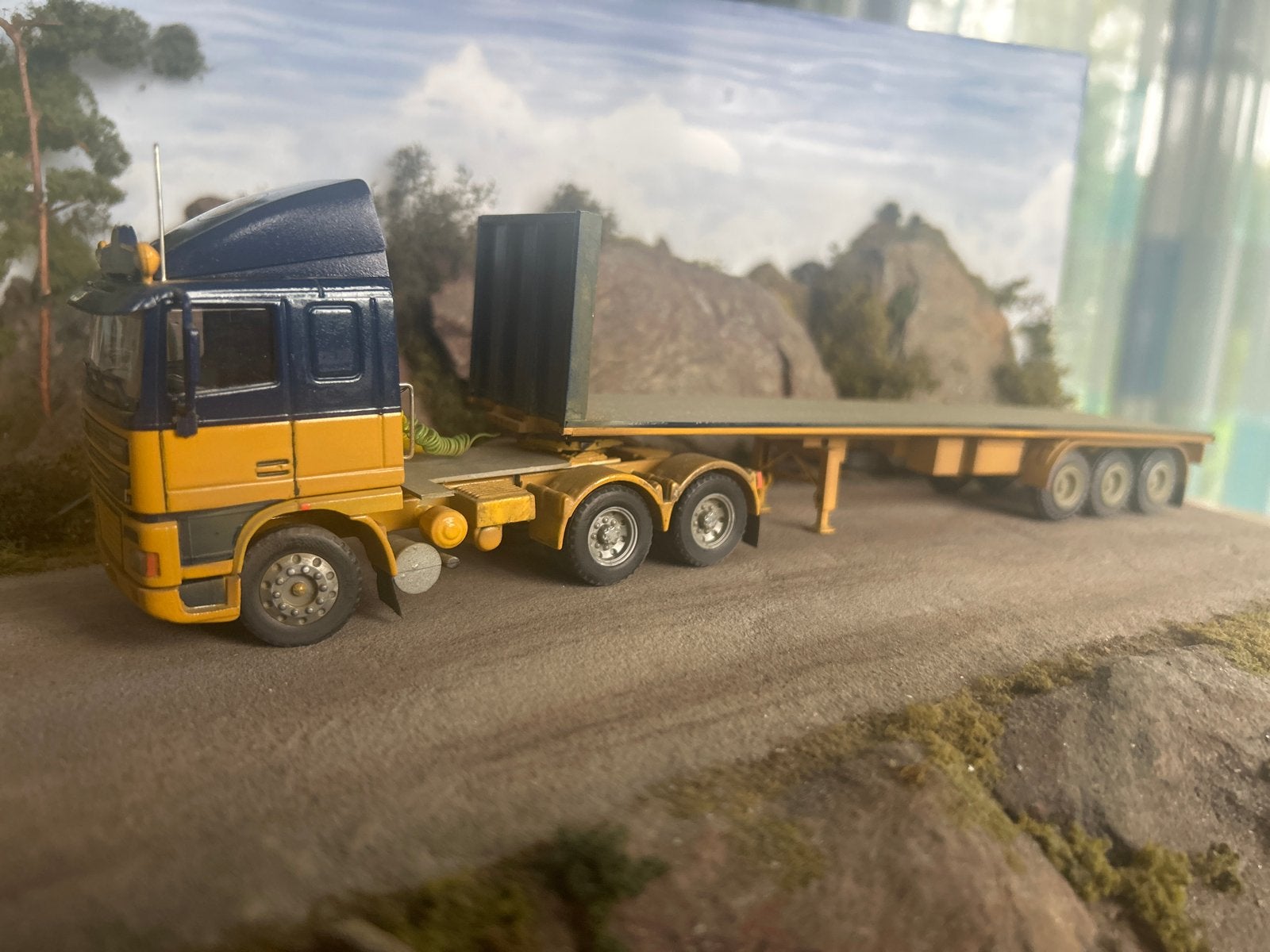 DAF ASG 95XF Transp & Logistics vrachtwagen + oplegger 1:50, Ophalen, Gebruikt, Bus of Vrachtwagen