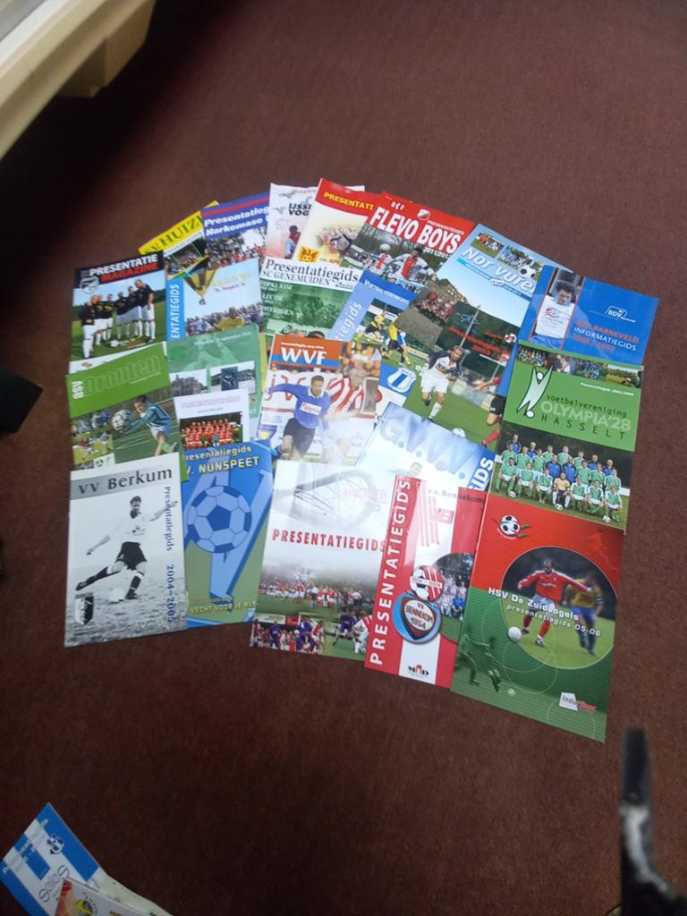 Presentatie gidsen Amateurs en Prof 2001 tot en met 2013., Ophalen of Verzenden, Zo goed als nieuw