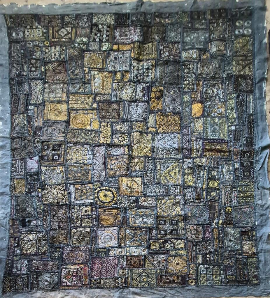 hand geborduurd indiass patchwork wandkleed, Antiek en Kunst, Ophalen of Verzenden