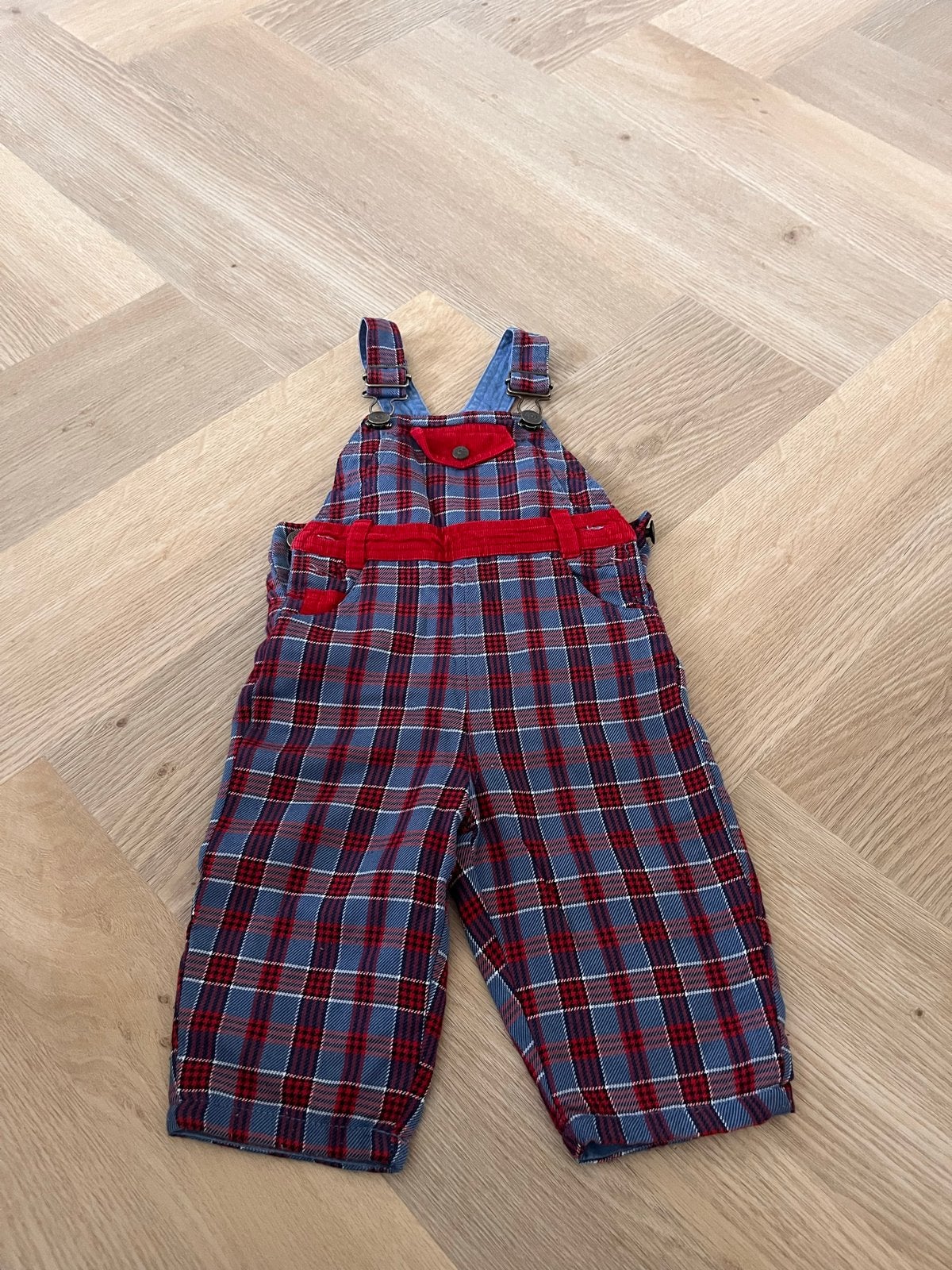 Jacadi geruite tuinbroek rood/blauw - 6 maanden (68 cm), Kinderen en Baby's, Broekje, Jacadi, Ophalen of Verzenden, Zo goed als nieuw