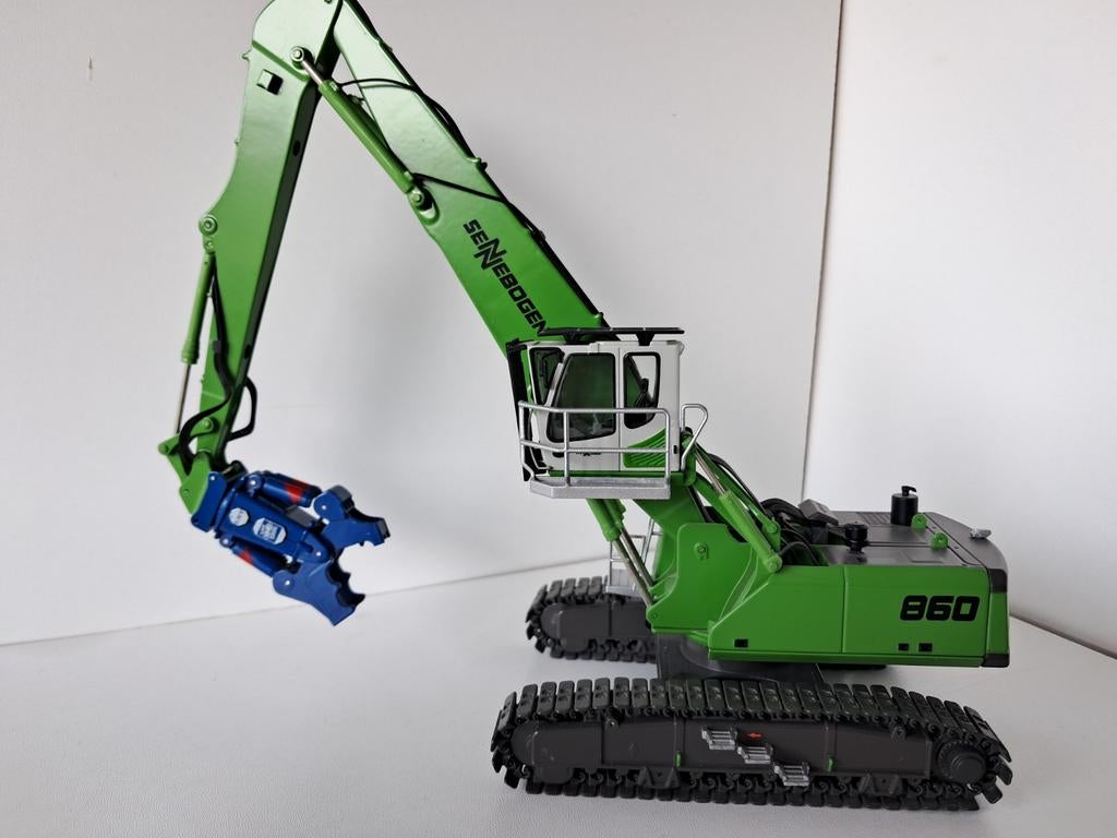 Sennebogen 860 graafmachine nzg, Hobby en Vrije tijd, Modelauto's | 1:50, Ophalen of Verzenden, Zo goed als nieuw, Hijskraan, Tractor of Landbouw