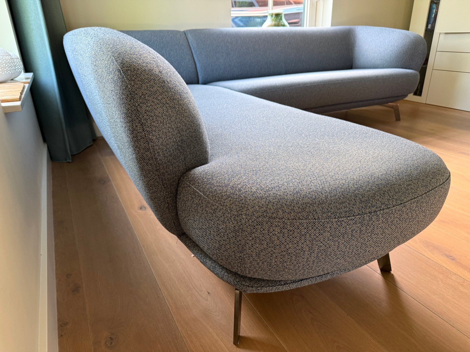 Leolux Flint hoekbank XL (Ploeg stof), 250 tot 300 cm, Scandinavisch, tijdloos, modern, Ophalen of Verzenden, Zo goed als nieuw