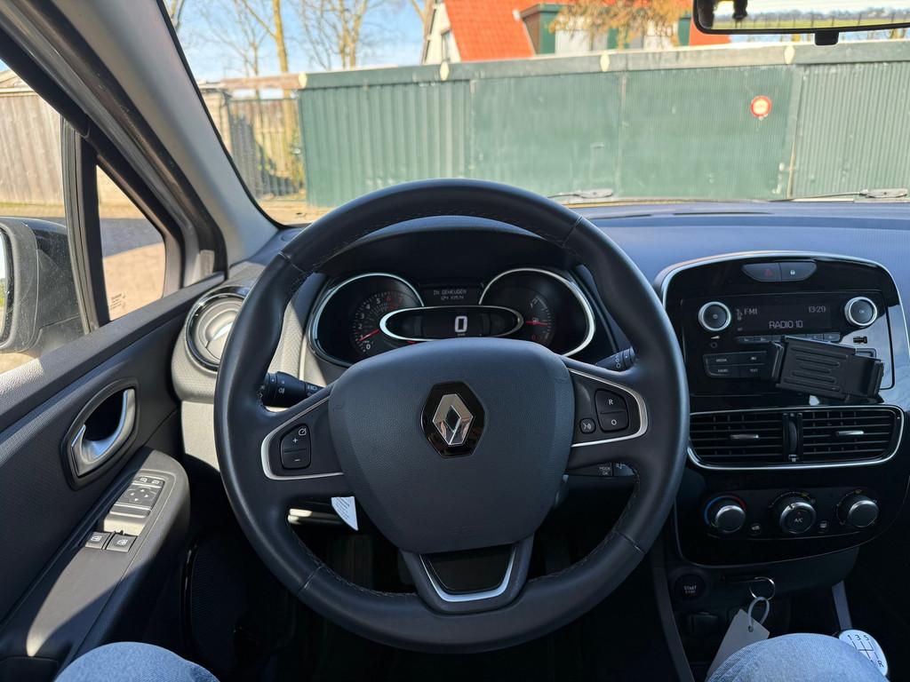 Renault Clio Estate 1.2 16V LIMITED CRUISE CONTROL NAVI PARK, Auto's, Voorwielaandrijving, Gebruikt, Euro 6, 49 €/maand