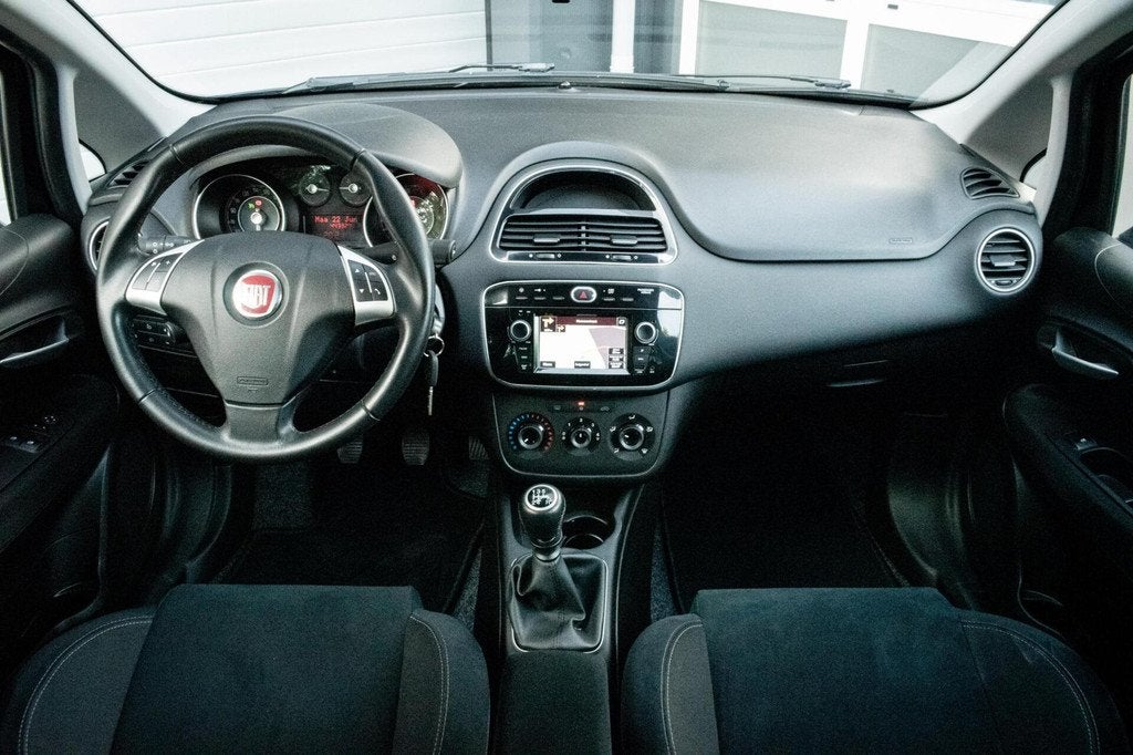 Fiat Punto Evo Lounge 1.2 4-cilinder|CRUISE|NAVI|5-DRS|AIRCO, Auto's, Voorwielaandrijving, 1005 kg, 4 cilinders, Met garantie (alle)
