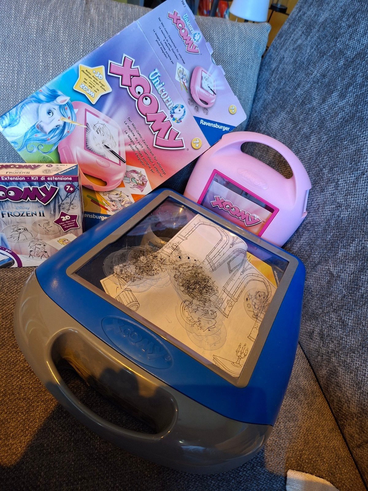 Grote en kleine Xoomy tekensets met veel plaatjes, Ophalen of Verzenden, Gebruikt, Knutselen, Met licht