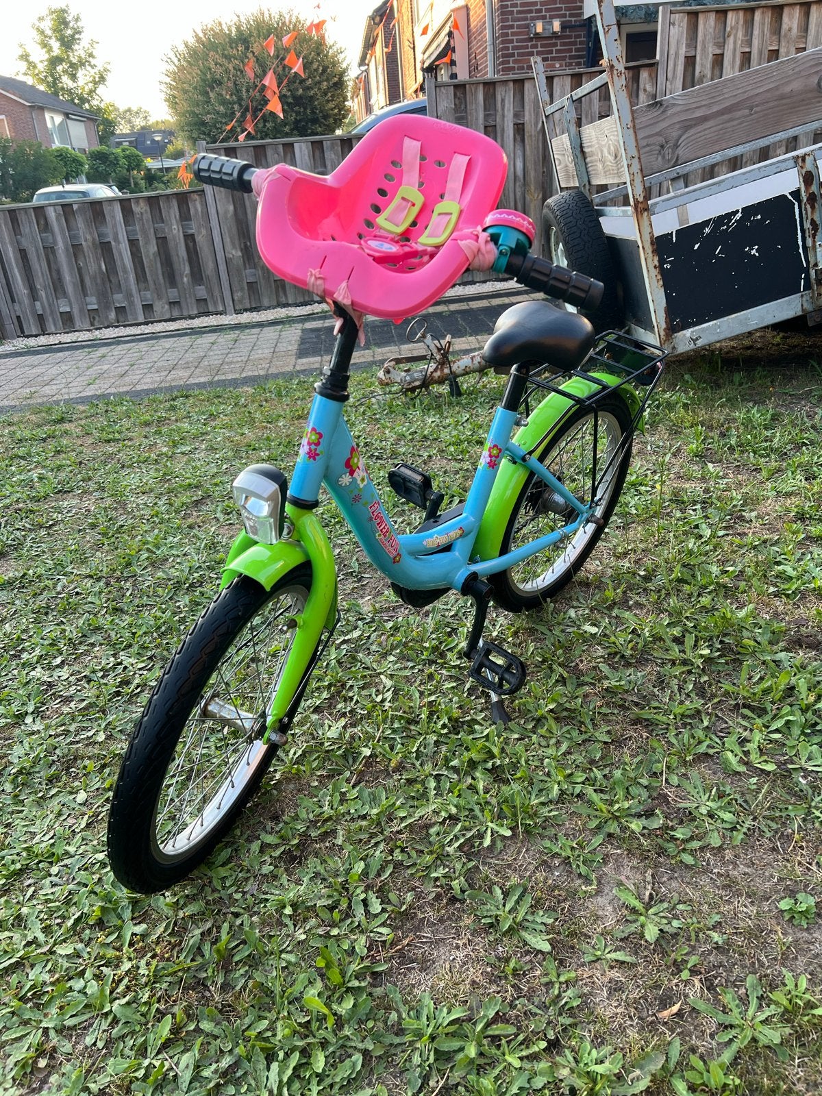 Bike Fun Flower Fun 18 inch meisjesfiets met kinderzitje, Fietsen en Brommers, Fietsen | Kinderfietsjes, Ophalen, Gebruikt, Terugtraprem