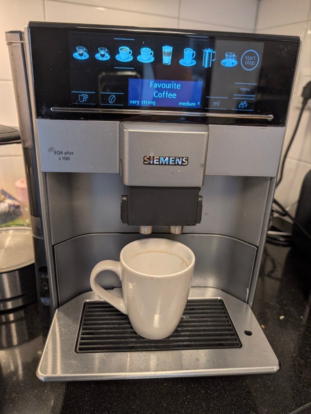 Siemens EQ6 Plus S100 Volautomatische Espressomachine, Witgoed en Apparatuur, Koffiezetapparaten, Ophalen, Gebruikt, Espresso apparaat