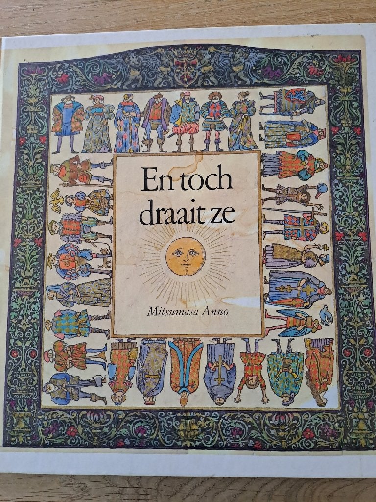 ANNO MITSUMASA. EN TOCH DRAAIT ZE DOOR., Ophalen of Verzenden, Gelezen, Anno Misumasa, Prentenboek