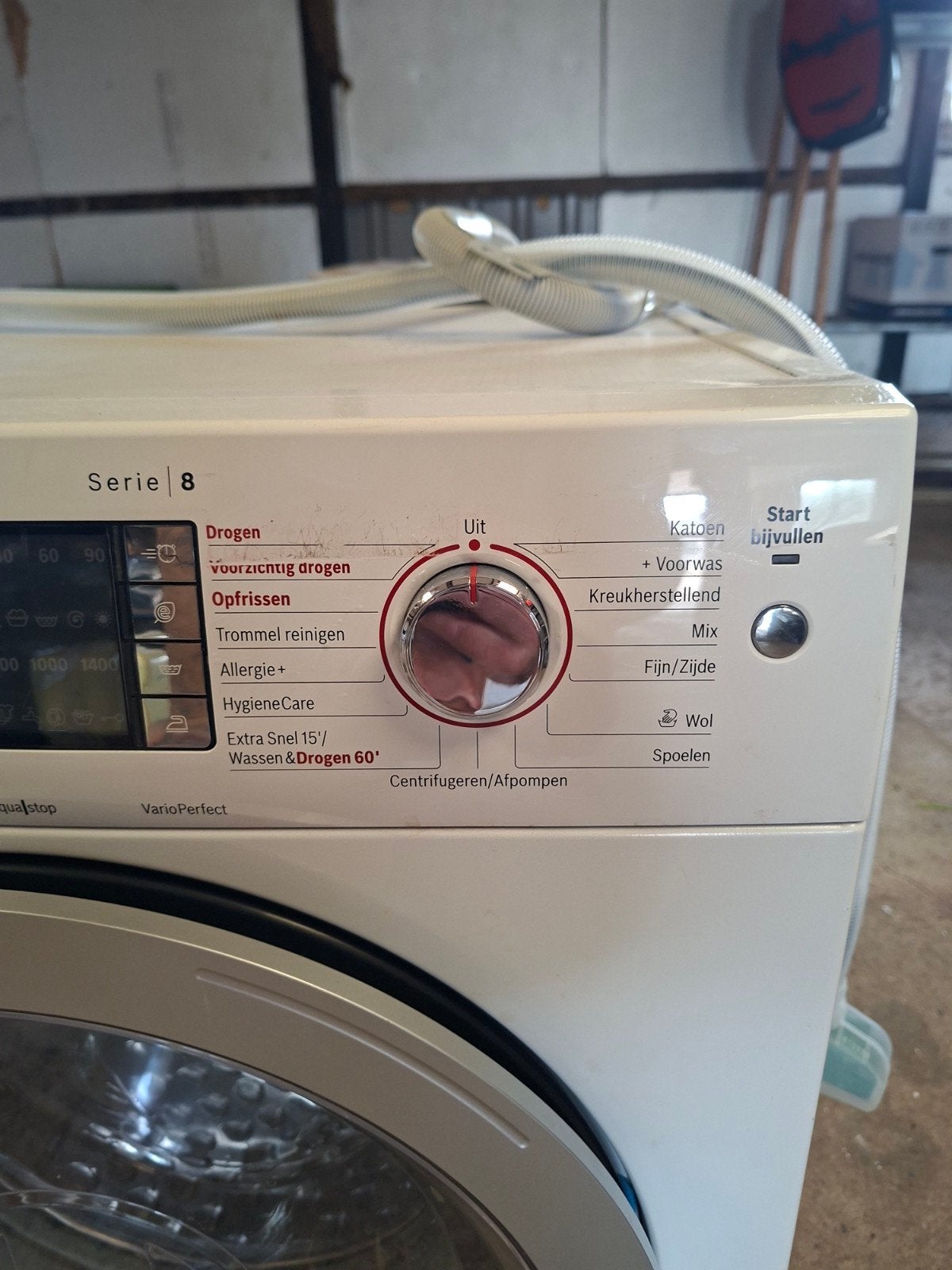 Bosch Serie 8 Wasdroogcombinatie - 3 jaar oud, 1200 tot 1600 toeren, Gebruikt, 8 tot 10 kg, Voorlader