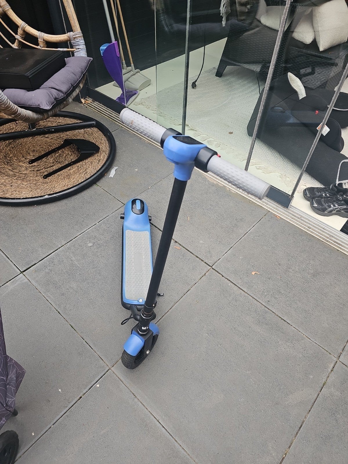 ELECTRISCHE STEP ZGAN WEINIG GEBRUIKT, Ophalen, Zo goed als nieuw, Elektrische step (E-scooter)